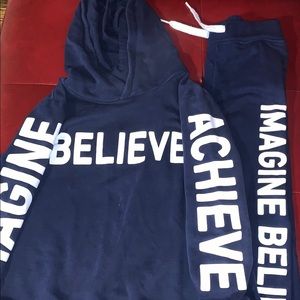 Boys Sweat Suit size 6.